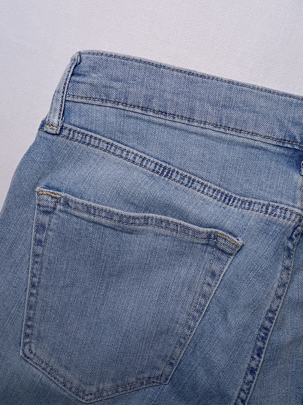 Abercrombie & Fitch classic light
